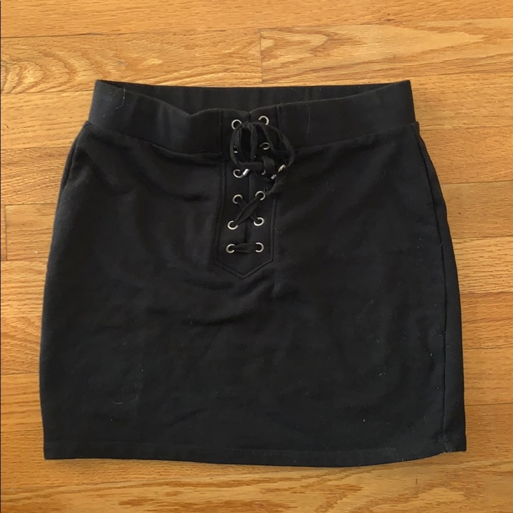 Forever 21 black skirt